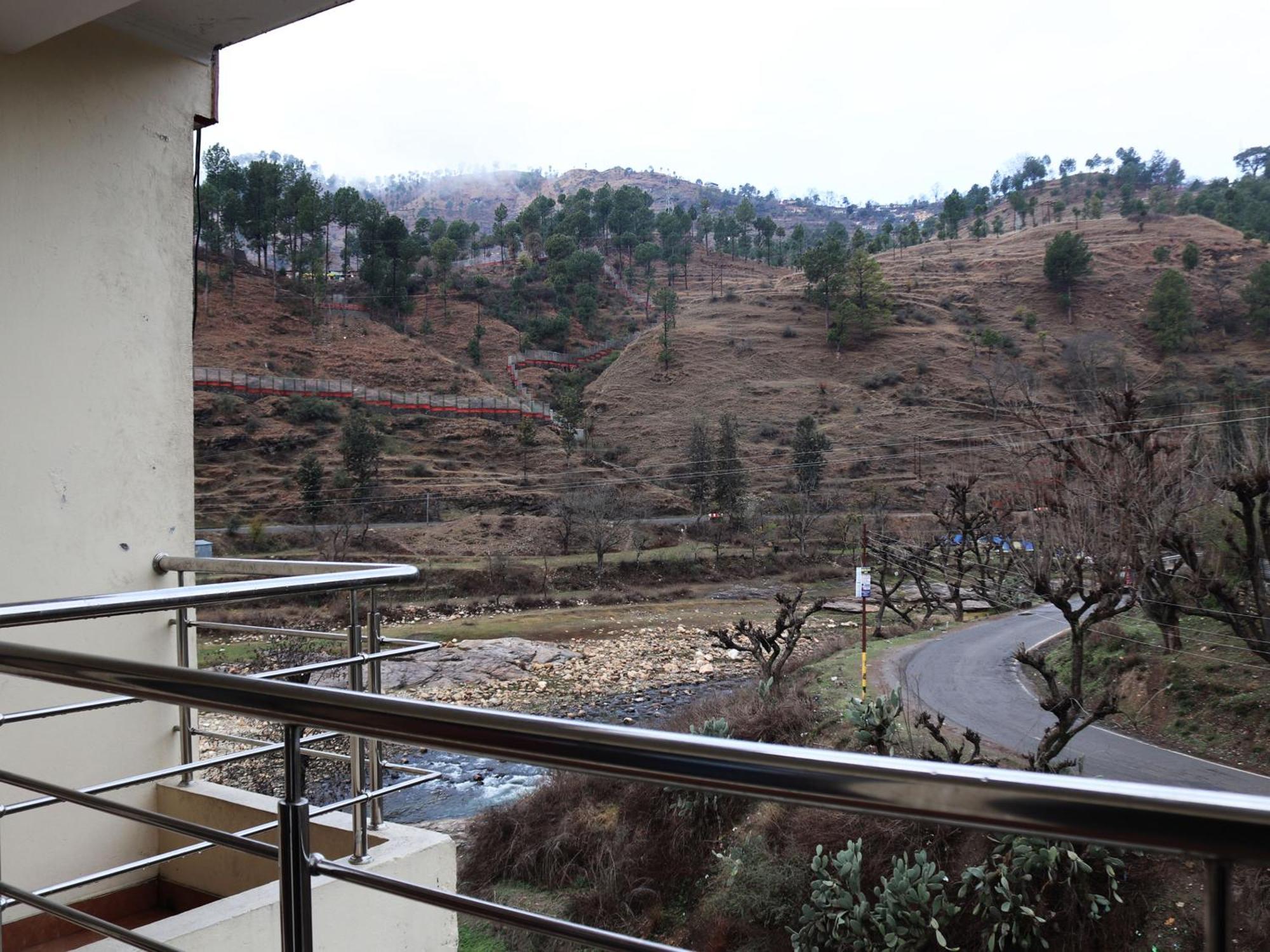 Shivalik River Retreat Алмора Екстериор снимка